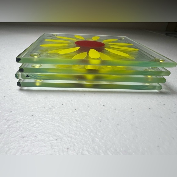 Set of 4 Yellow Flower Glass Coasters - Picture 2 of 9